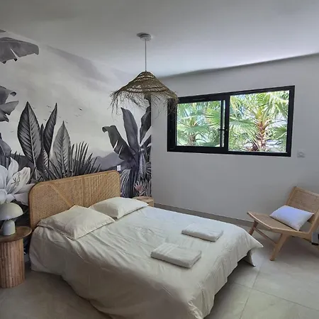 Villa Camarines