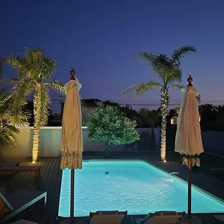 Villa Camarines *